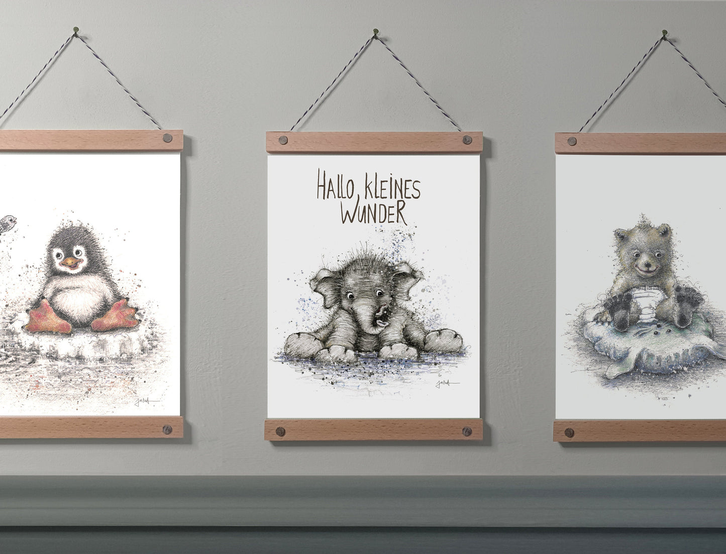 Babyposter Kleiner Elefant A4 | Bild Babyzimmer - Hallo kleines Wunder | Tiermotiv auf Leinwand